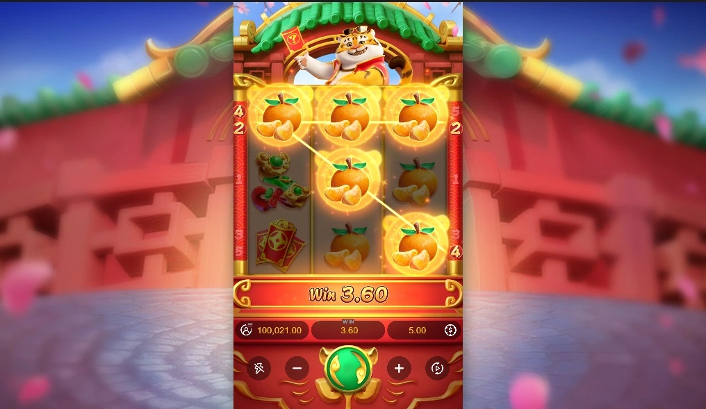 Paytable and winning combinations