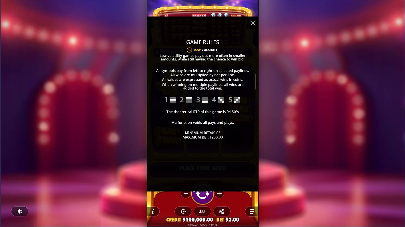 Paytable and winning combinations